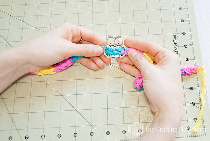 the finger knit chain attached to the own pendant