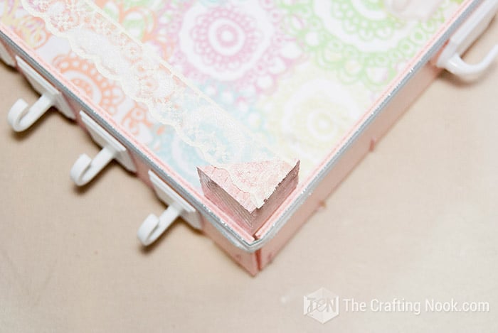 top view of a corner of the fruit box with a ribbon around it
