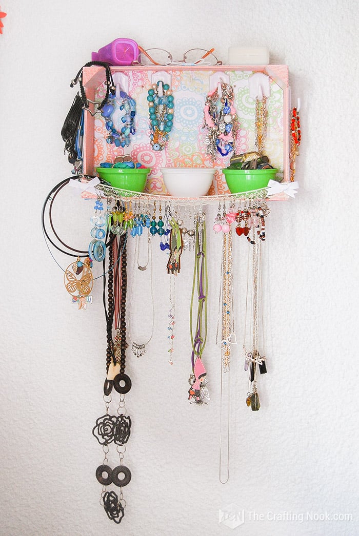 general view of crafty Jewelry organizer with jewelry  