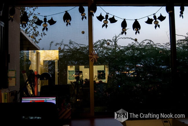 Spooky-Halloween-Bats-Garland-DIY