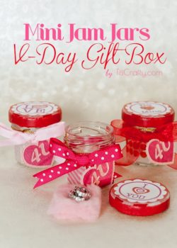 Mini Jam Jars Valentine’s Day Gift Box DIY #Tutorial #ValentinesDayGifts #freeprintable