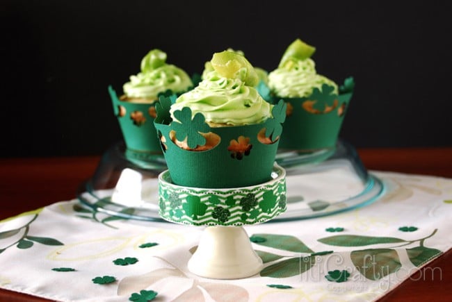final image of the cupcakes already decorated