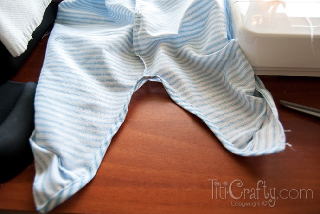 sewing the edge of pillow case