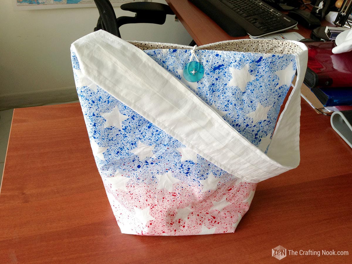 The DIY patriotic tote bag finished showing the outside