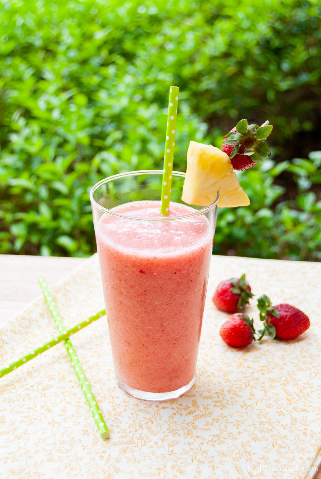 Strawberry Banana Pineapple Smoothie The Crafting Nook