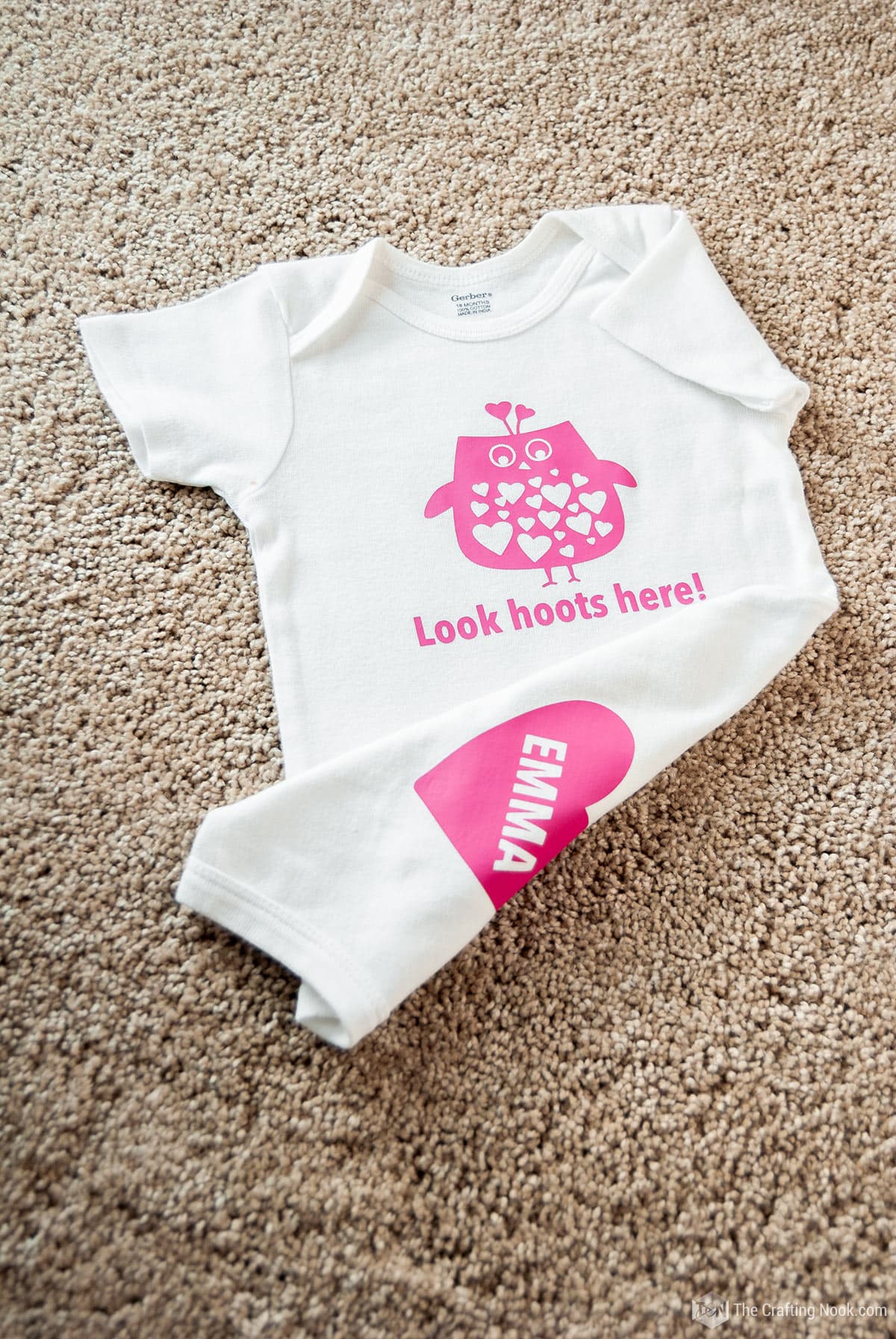 DIY Custom Baby Onesie with Heat Transfer Vinyl front and butt