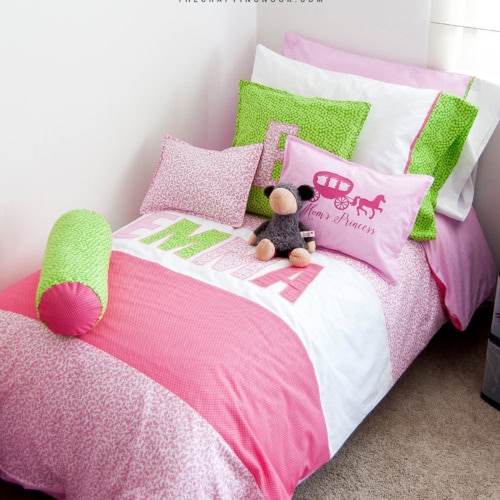 How to make a Duvet cover Set for Girls? Also learn how to make cute pillowcases too!