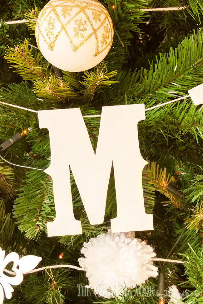 diy-glittered-merry-christmas-banner-craft-foam