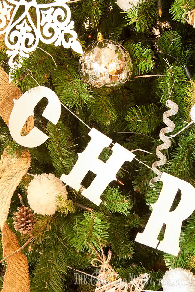 diy-glittered-merry-christmas-banner-hanging