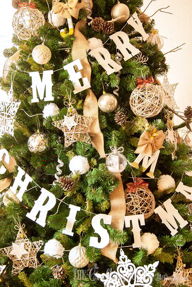 diy-glittered-merry-christmas-banner-sparkly