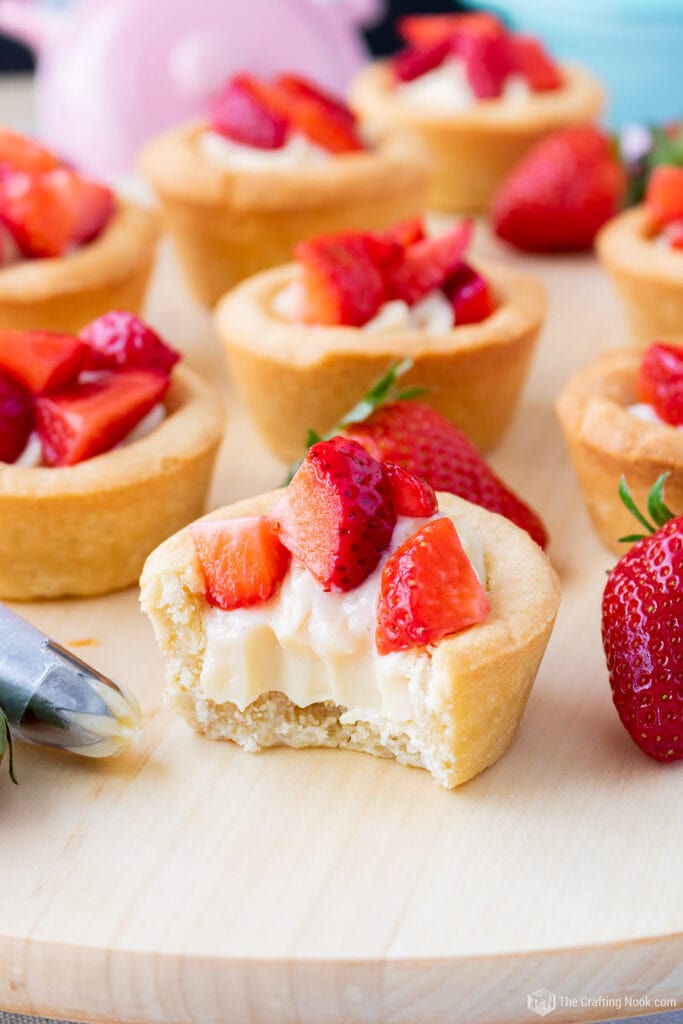 Strawberries and Cream Cookie Cups - The Crafting Nook