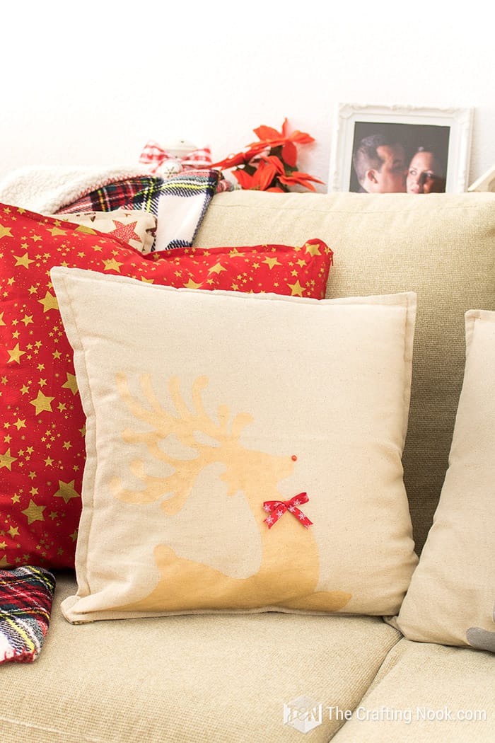 Easy Rustic Christmas Pillowcases With Freezer Paper Free Cut