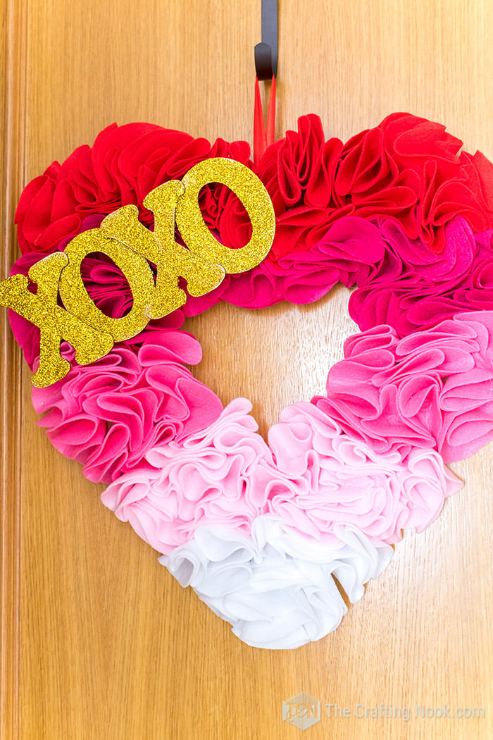 Valentines Heart Wreath closer look of the Valentines Heart Wreath on the door