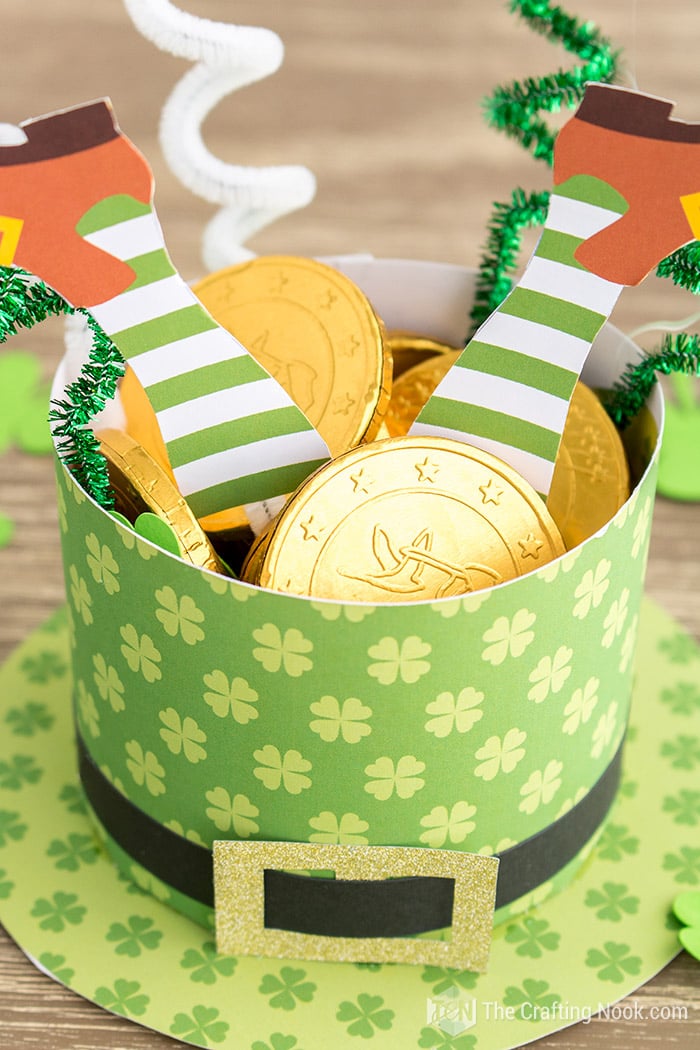 closeup of Lucky Hat St. Patrick’s Day Favor Box