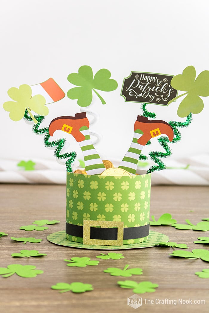 St. Patrick's Day Cardstock Cowboy Hats - 12 Pc.