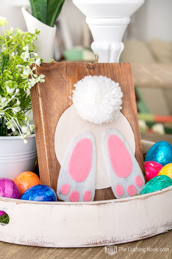 https://thecraftingnook.com/wp-content/uploads/2018/03/Reversible-Rustic-Easter-Bunny-Butt-Sign-feet.jpg