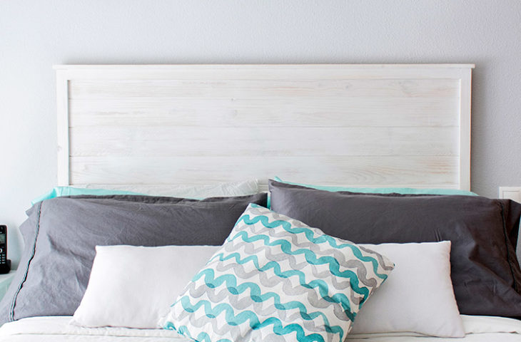 Gorgeous DIY Rustic Wooden Headboard