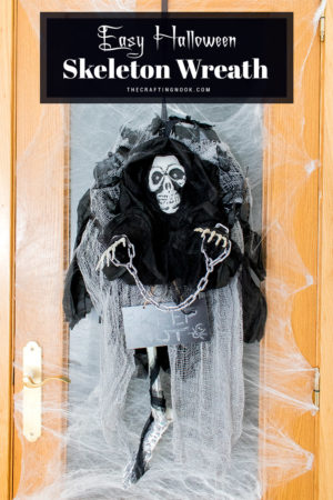 Super Easy Halloween Skeleton Wreath