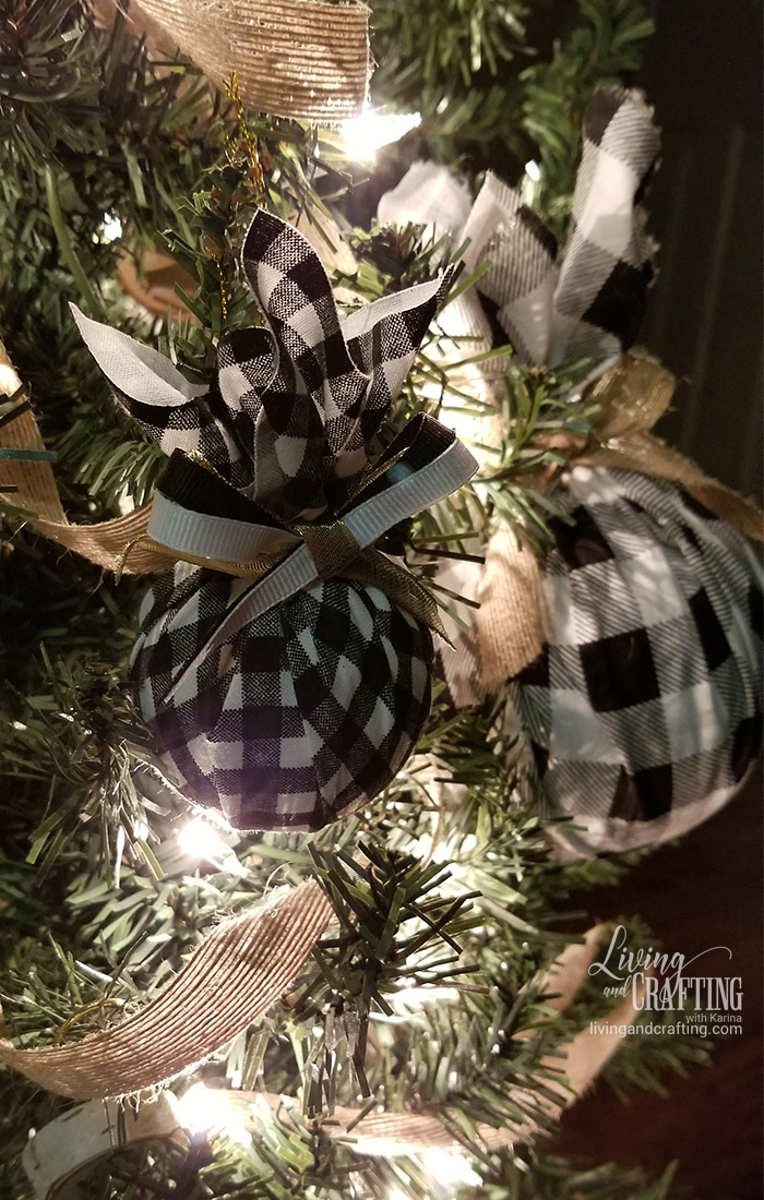 DIY BUFFALO CHECK CHRISTMAS TREE ORNAMENT by living and crafting