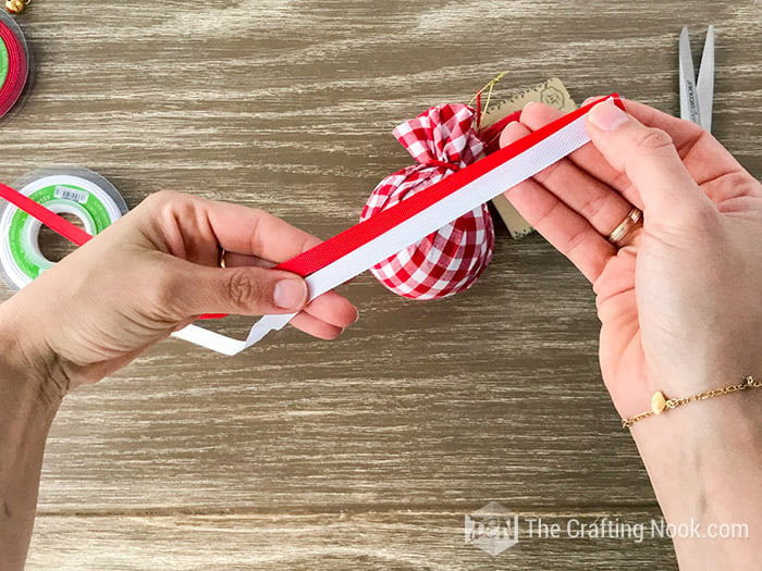 showing red and white ribbon