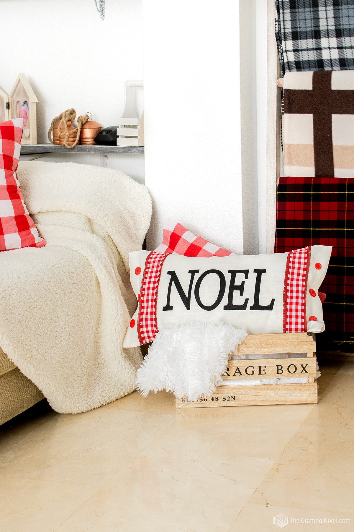 DIY Reindeer Applique Plaid Christmas Pillows - The Crafting Nook