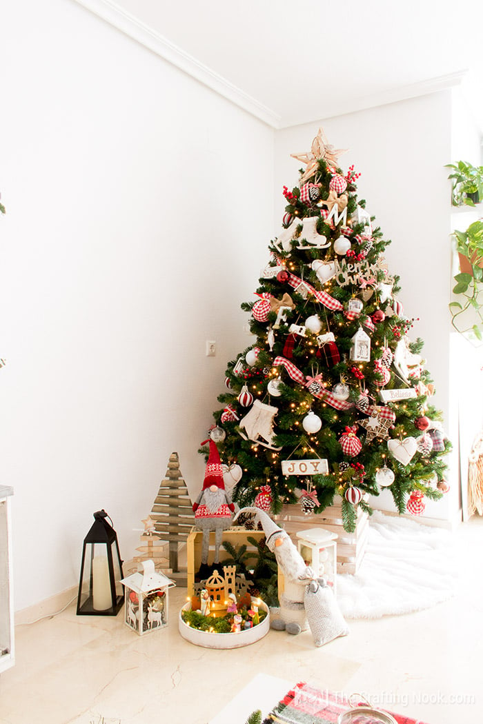 Christmas tree with Red and White Buffalo Plaid 