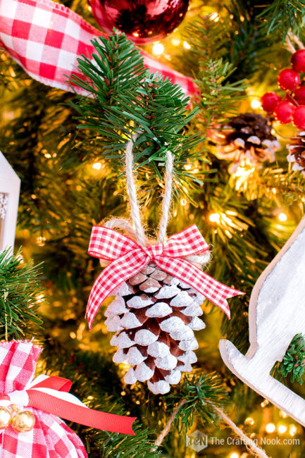 Rustic Buffalo Plaid Red and White Christmas Tree - The Crafting Nook