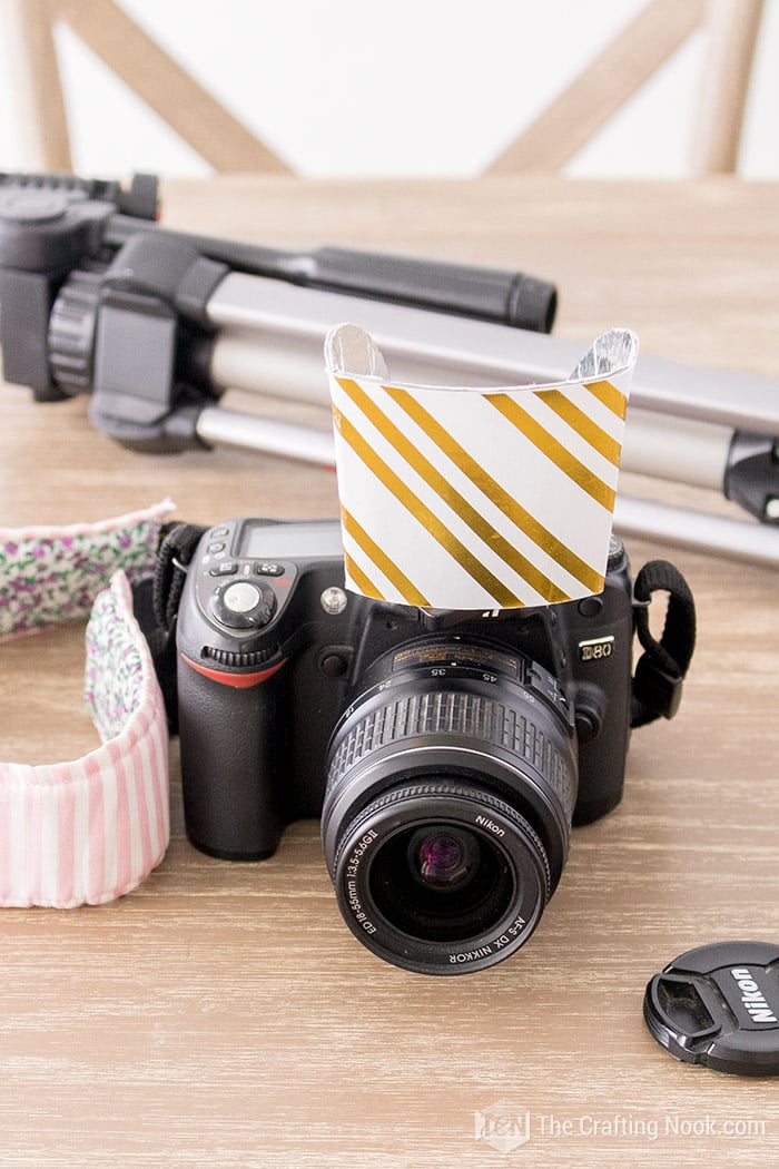 closer view DIY Flash Bouncer for DSLR Built-in flash front