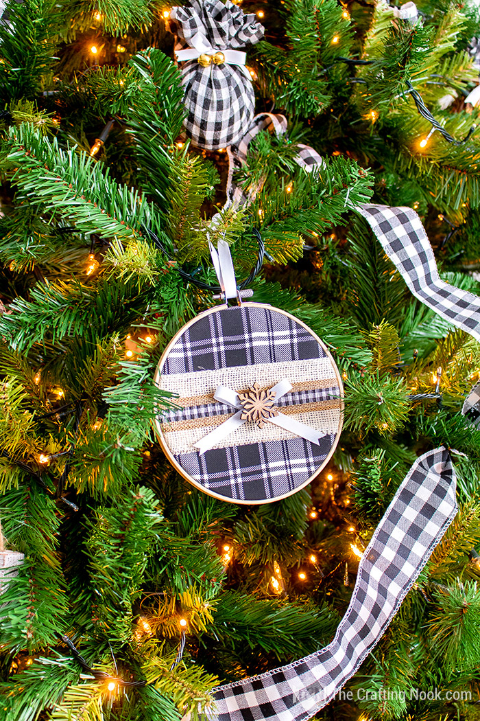 Cute Buffalo Plaid Embroidery Hoop Christmas Ornament