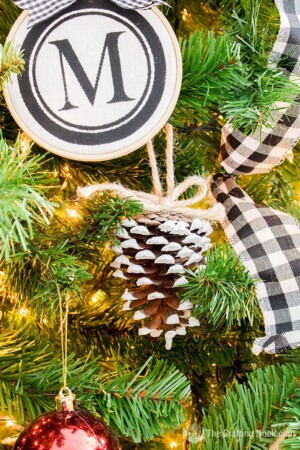 Black And White Buffalo Check Christmas Tree 2019 - The Crafting Nook