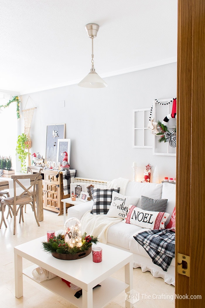 Black and White Buffalo Plaid Christmas Home Tour Living Room 2