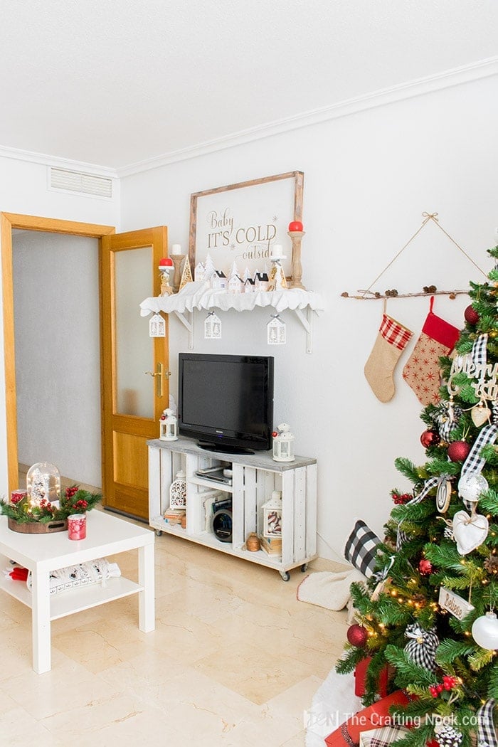 Black and White Buffalo Plaid Christmas Home Tour Mantel 1