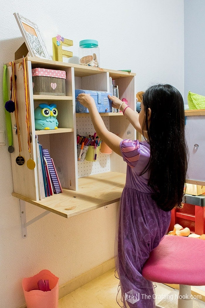 kids floating desk