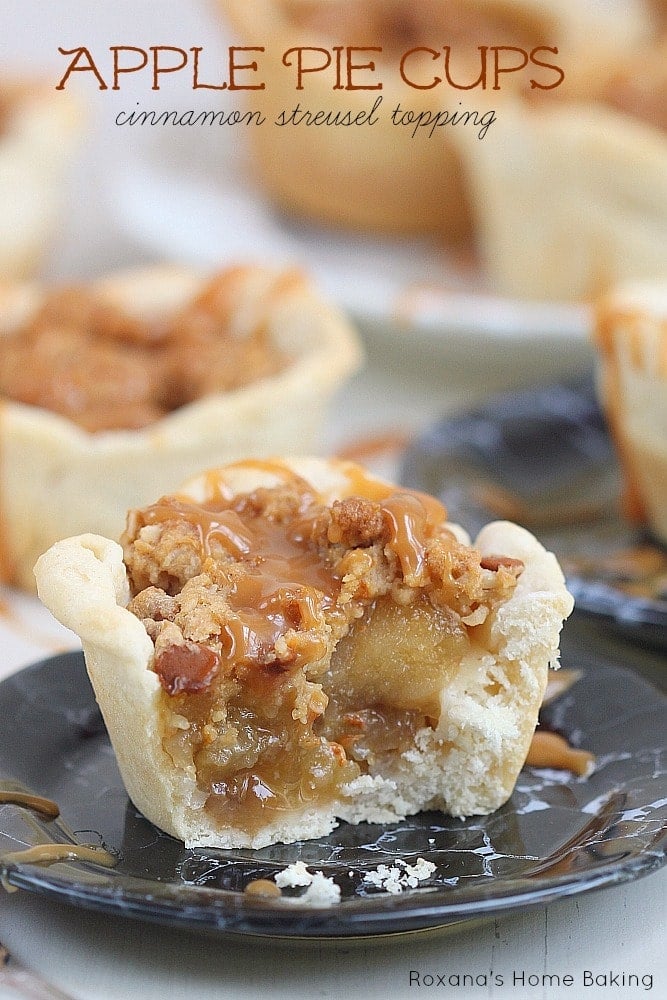 Fall Apple Dessert: Apple pie cups with cinnamon streusel topping