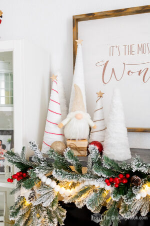 How to Make a DIY Yarn Christmas Tree in 3 Easy Steps - The Crafting Nook