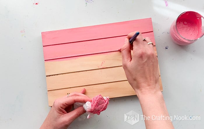 painting the pallet creases with a flat brush