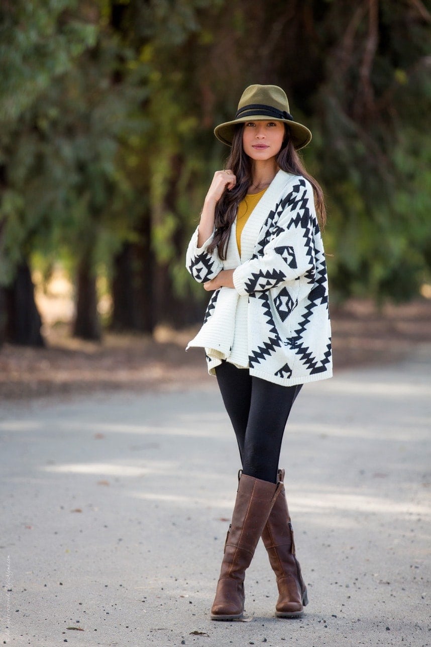 WHAT TO WEAR WITH LEGGINGS & 20 STYLE TIPS ON HOW TO WEAR THEM