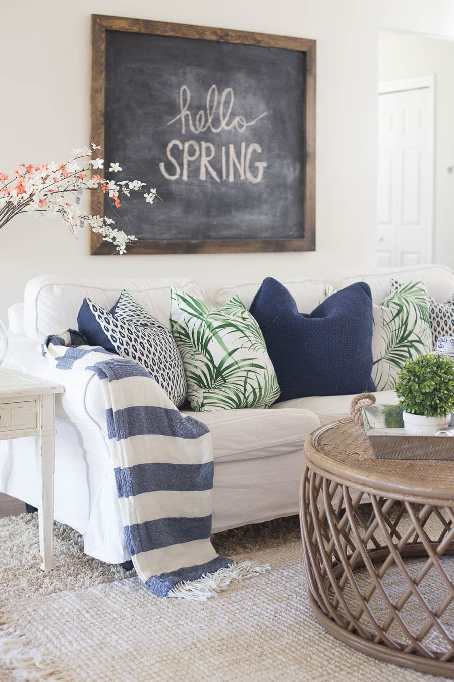 Living Room Spring Decorating