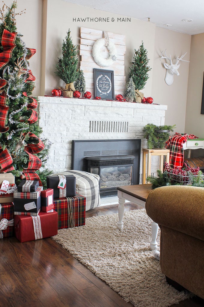 20+ Gorgeous Buffalo Plaid Christmas Decor Ideas (Mostly DIY) - The  Crafting Nook