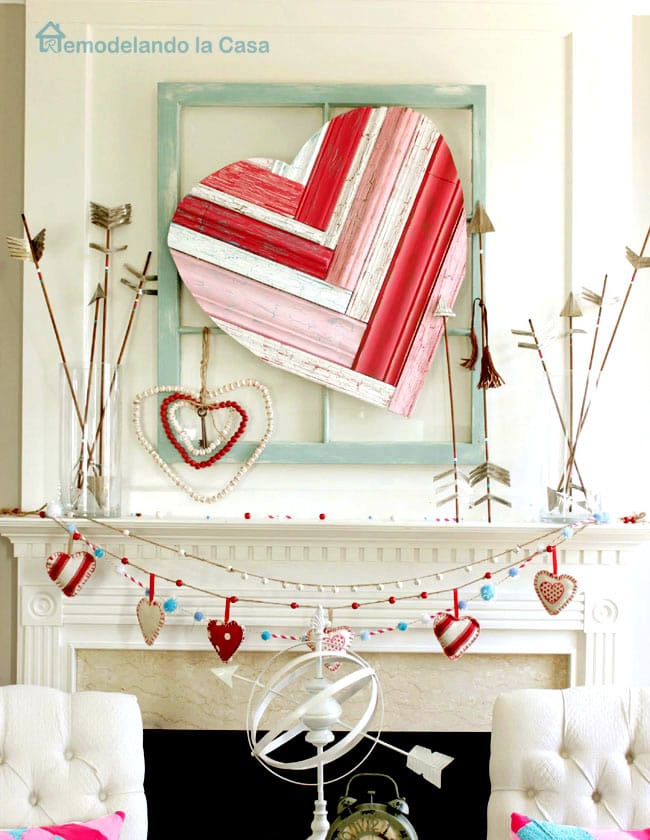 Valentine's Day Mantel by Remodelando la Casa