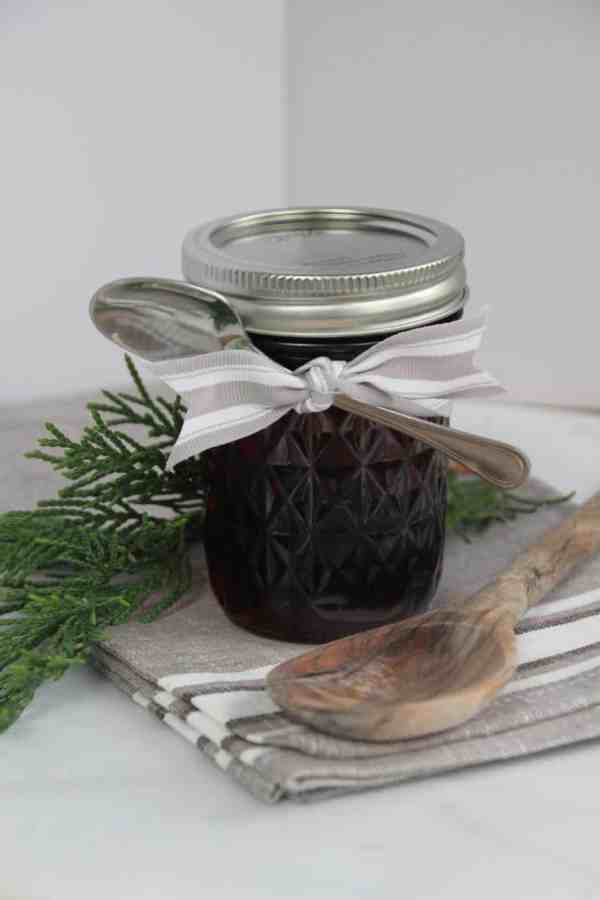 Whiskey Infused Maple Syrup Gift in a Jar +Free Printable Labels