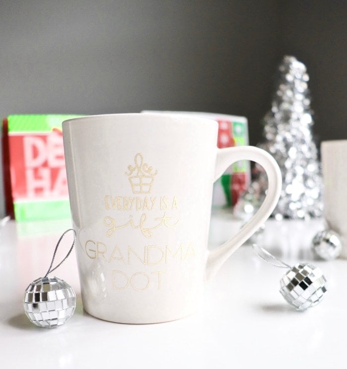 DIY Christmas Gift Personalized Mug by Aprons and Skilletos