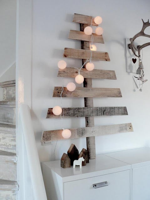 Reused scrap wood Christmas Tree by My Scandinavian Home