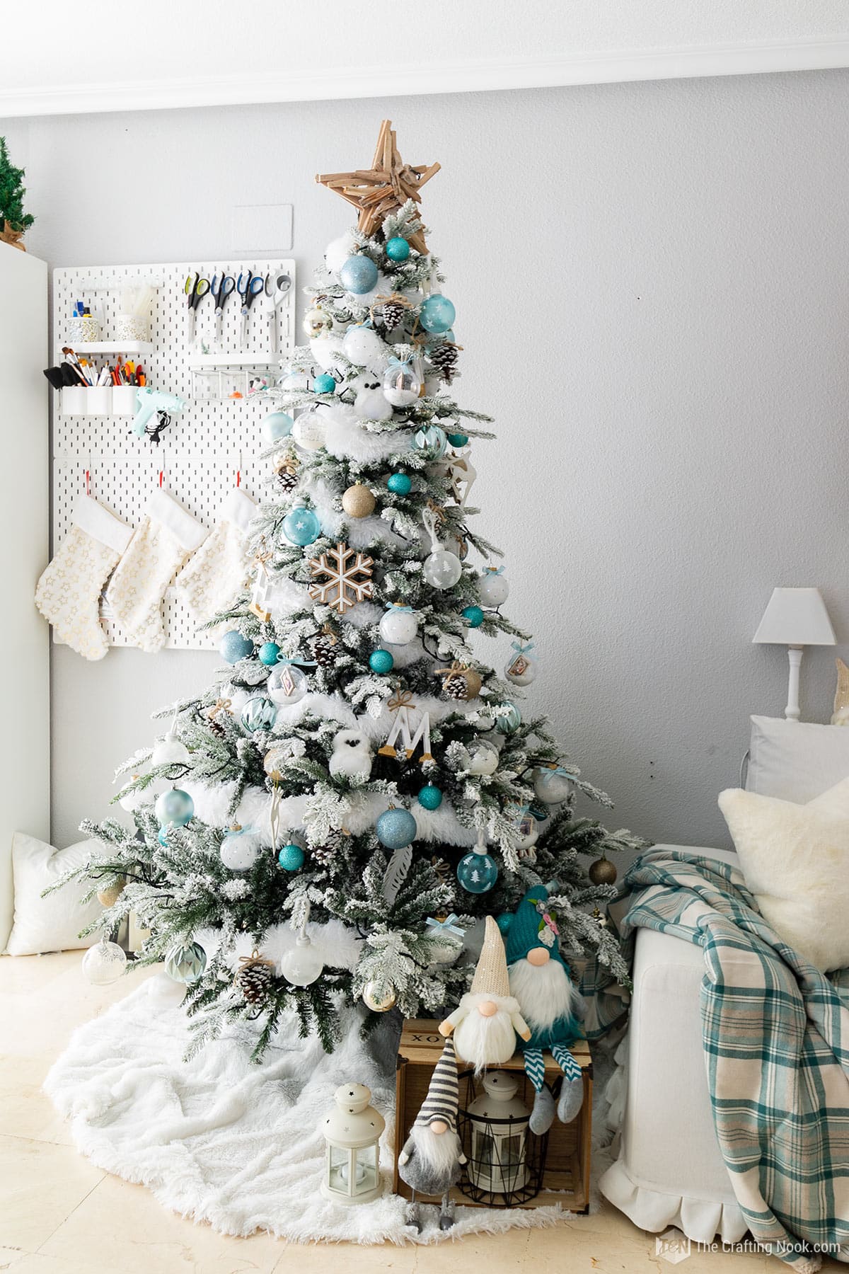 White, Blue and Gold Christmas Tree Decor 2022 - The Crafting Nook