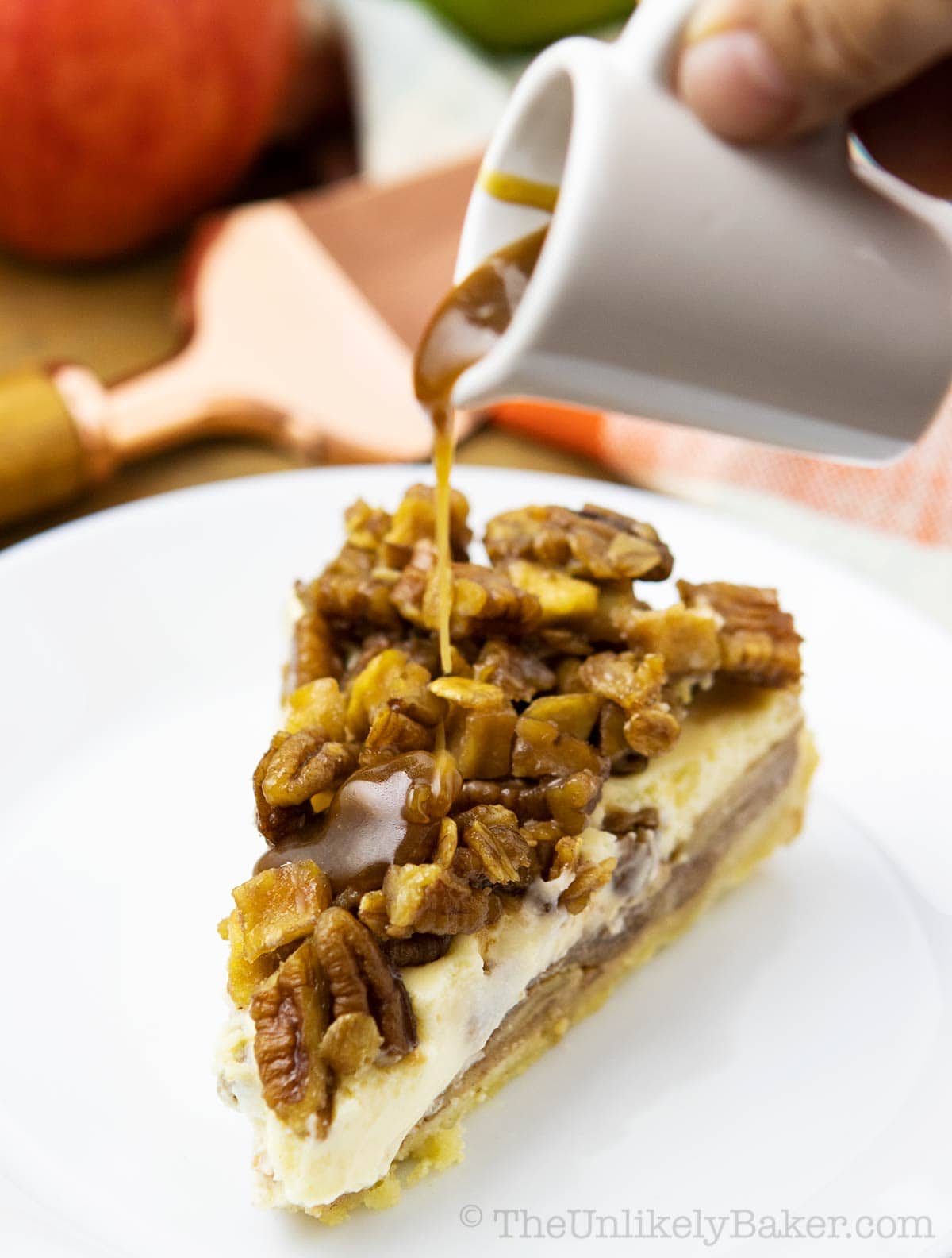 APPLE CRUMBLE CHEESECAKE RECIPE
By The Unlikely Baker