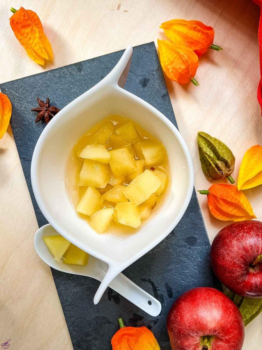 HOW TO MAKE AN APPLE COMPOTE By Combine Good Flavors