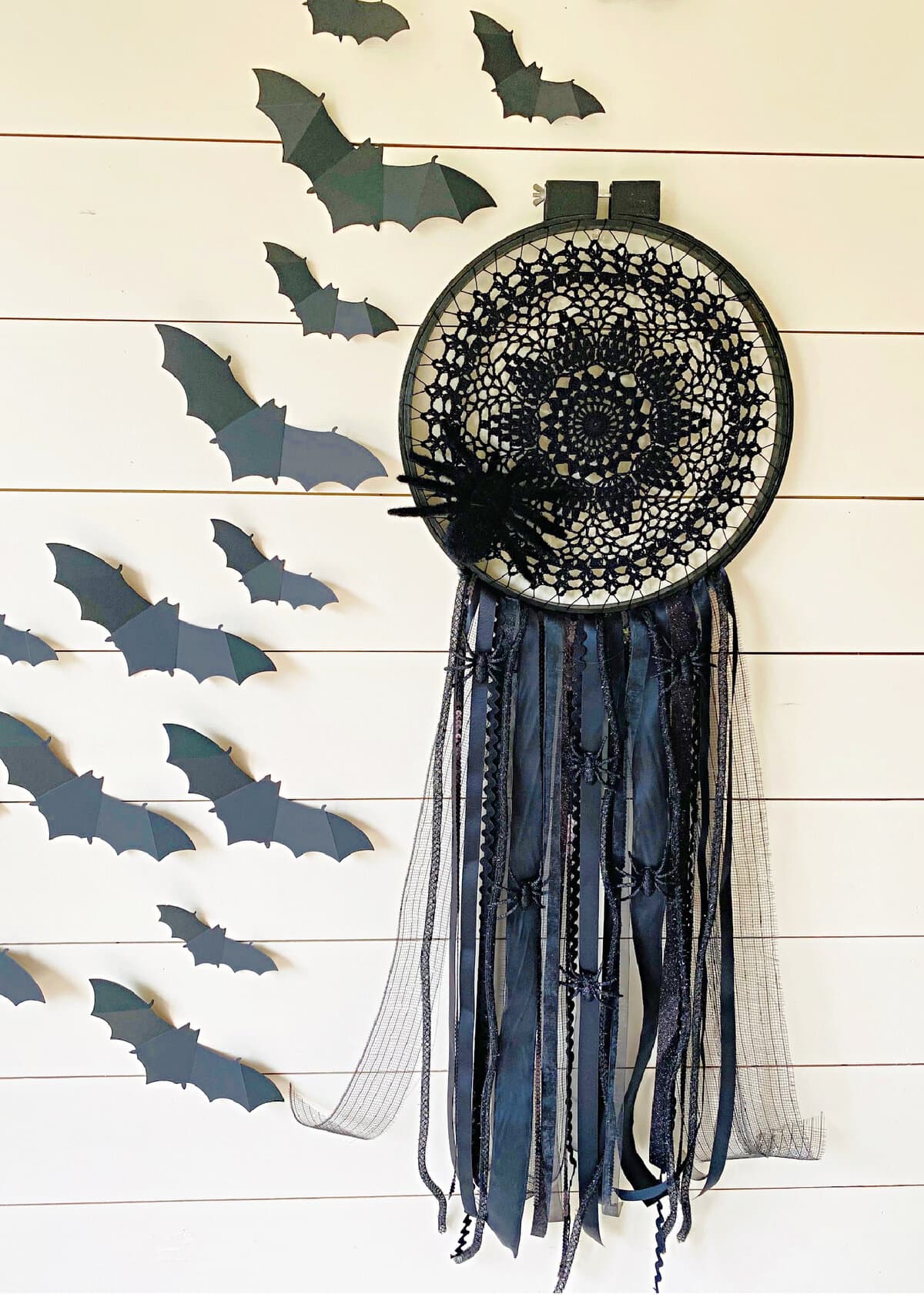 Halloween Dreamcatcher DIY by Country Girl's Life