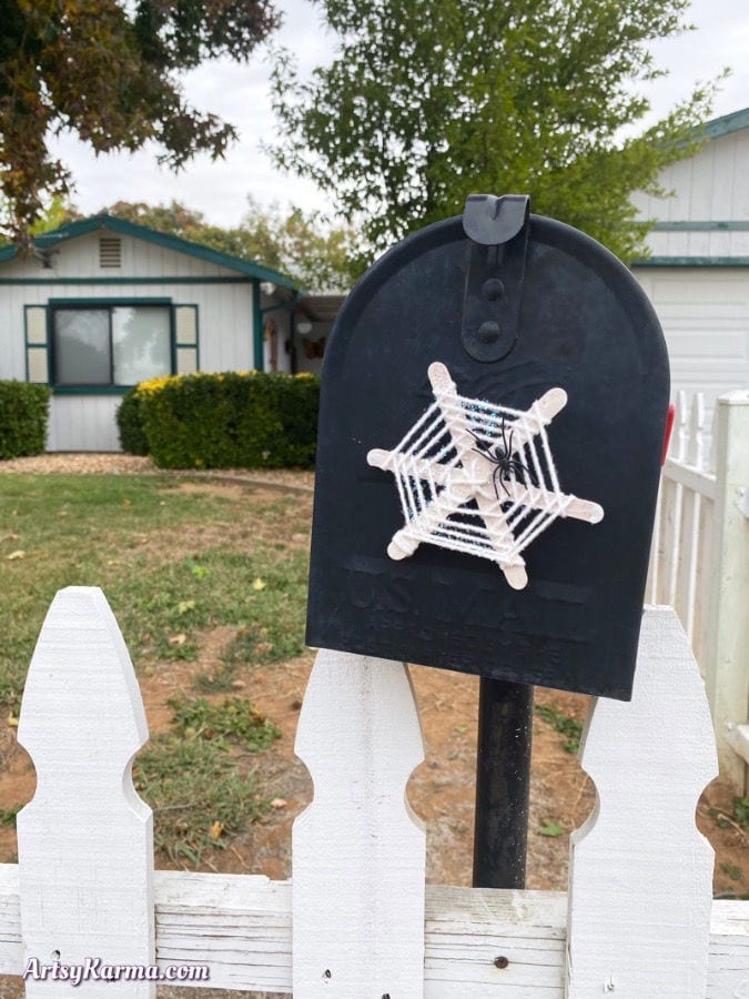 Make Woven Spider Web Magnets by Artsy Karma