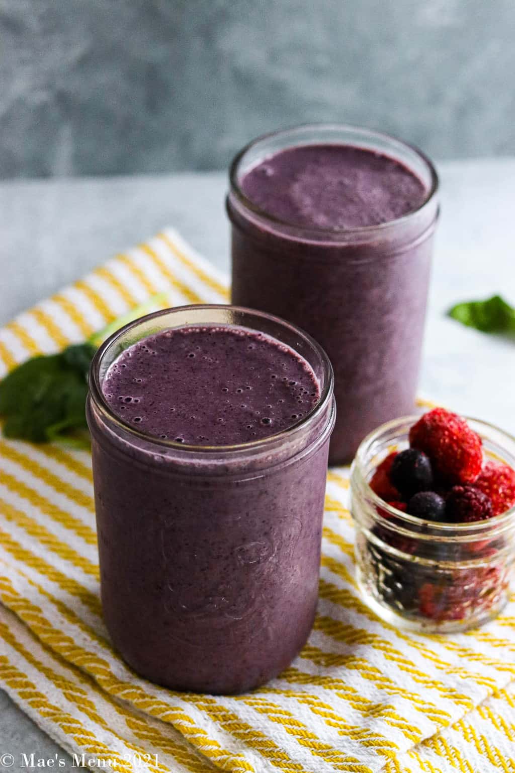 Blueberry spinach smoothie By Mae's Menu
