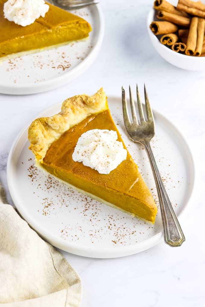  Easy Vegan Pumpkin Pie by Vegan Huggs